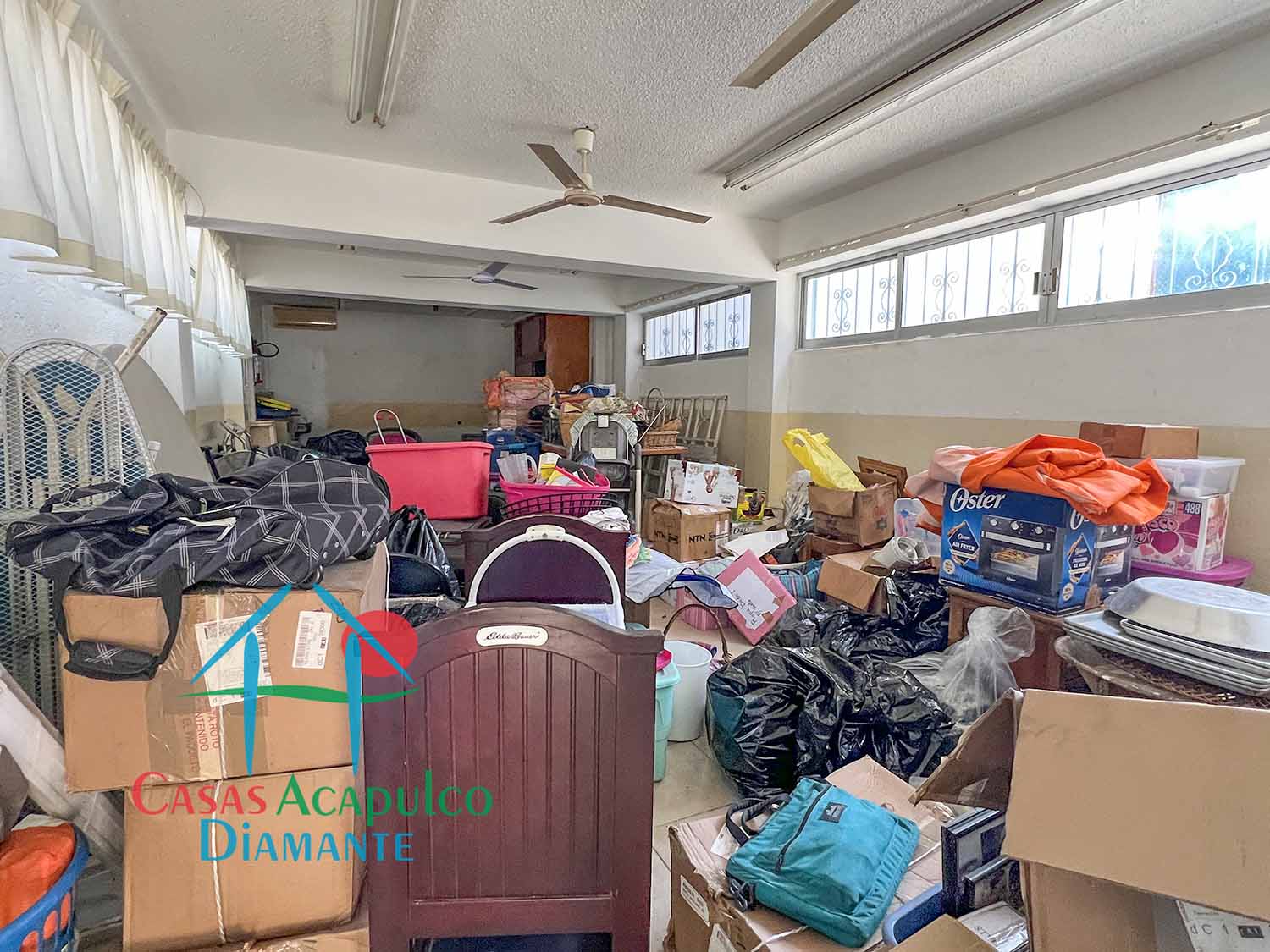 Centro Escolar La Paz sección secundaria - Salón uno 1